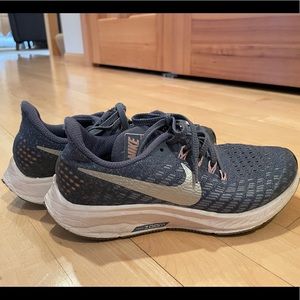 Girls Nike Zoom Tennis Shoes